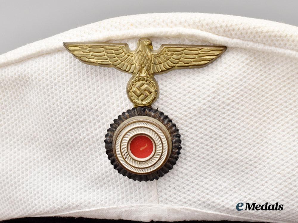germany,_kriegsmarine._a_white_sailor’s_cap,_owner-_attributed_example___m_n_c2537