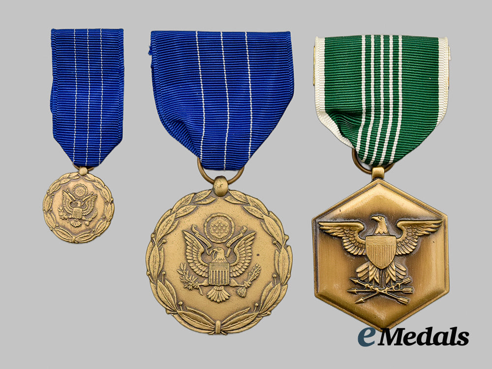 united_states._a_lot_of_cased_medals&_awards___m_n_c2541