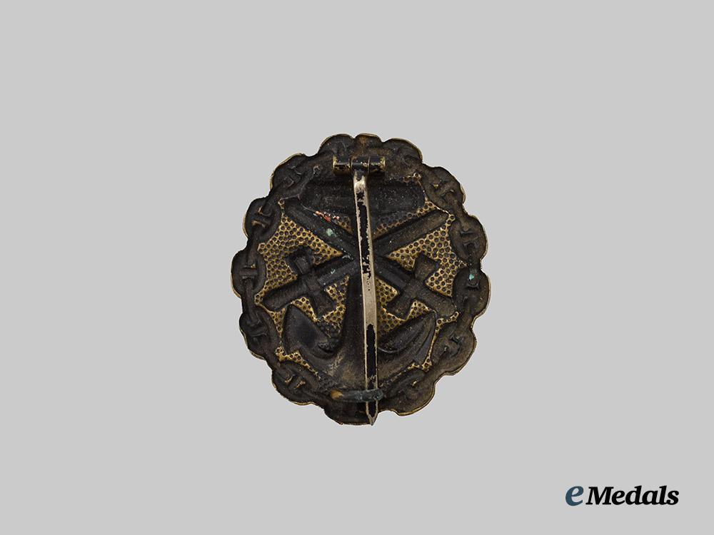 germany,_imperial._a_black_grade_naval_wound_badge___m_n_c2549