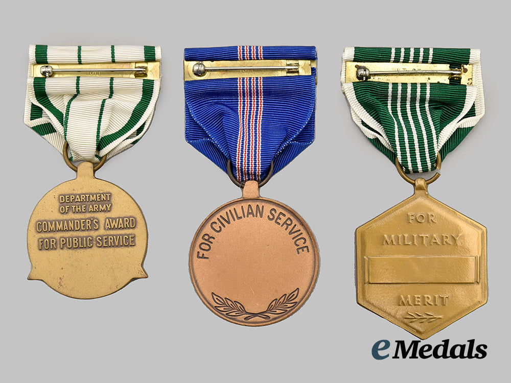 united_states._a_lot_of_cased_medals&_awards___m_n_c2551