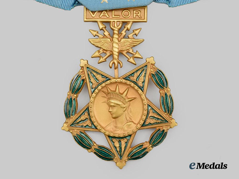 united_states._an_air_force_medal_of_honor___m_n_c2554