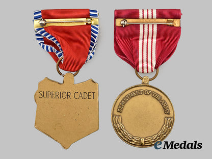 united_states._a_lot_of_cased_medals&_awards___m_n_c2557