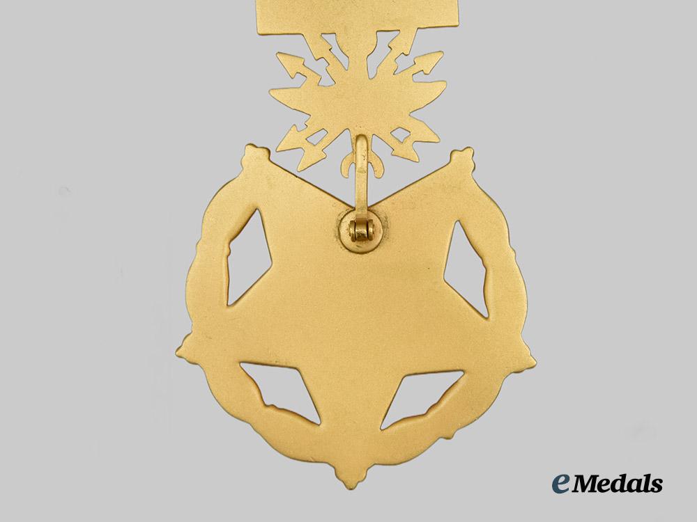 united_states._an_air_force_medal_of_honor___m_n_c2557