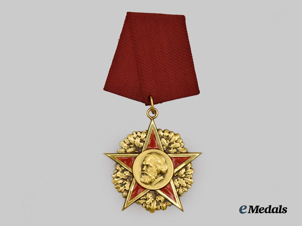 germany,_democratic_republic._a_rare_order_of_karl_marx_in_gold,_with_case_and_award_documents___m_n_c2564