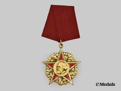 germany,_democratic_republic._a_rare_order_of_karl_marx_in_gold,_with_case_and_award_documents___m_n_c2564