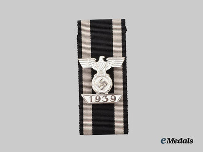 germany,_wehrmacht._a1939_clasp_to_the_iron_cross_i_i_class,_second_pattern,_type_a_by_wilhelm_deumer___m_n_c2568