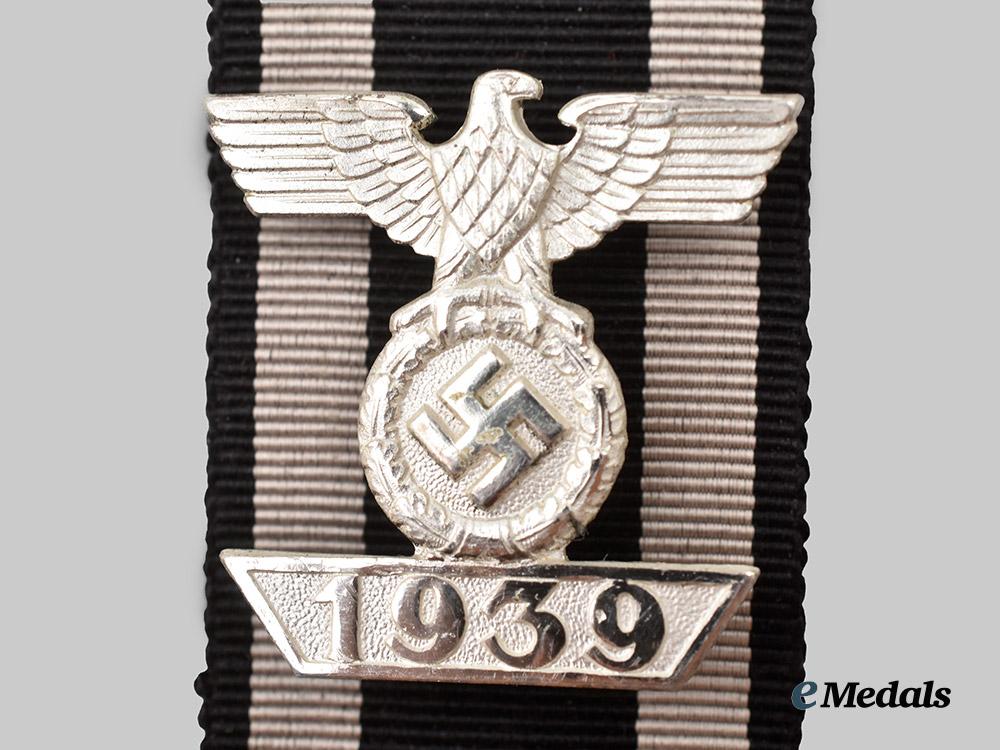 germany,_wehrmacht._a1939_clasp_to_the_iron_cross_i_i_class,_second_pattern,_type_a_by_wilhelm_deumer___m_n_c2569