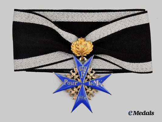 germany,_federal_republic._a_pour_le_mérite_with_oak_leaves,_superior_exhibition_example_by_steinhauer&_lück,_c.1967___m_n_c2576
