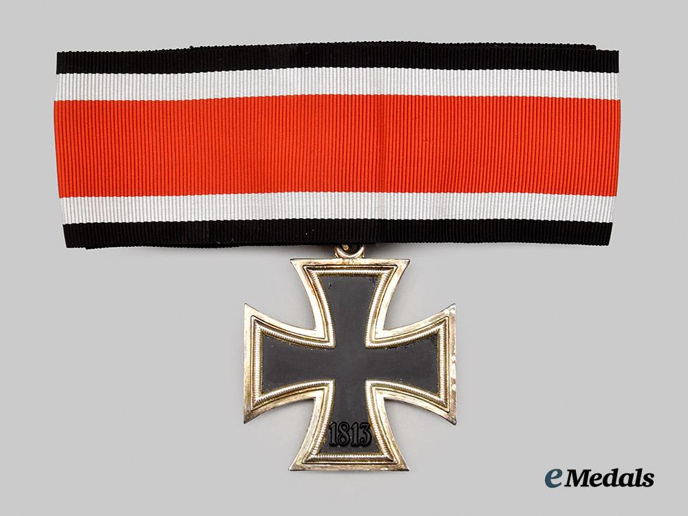 germany,_federal_republic._a_knight’s_cross_of_the_iron_cross_presentation_set,_exhibition_example_with_case,_c.1965___m_n_c2595
