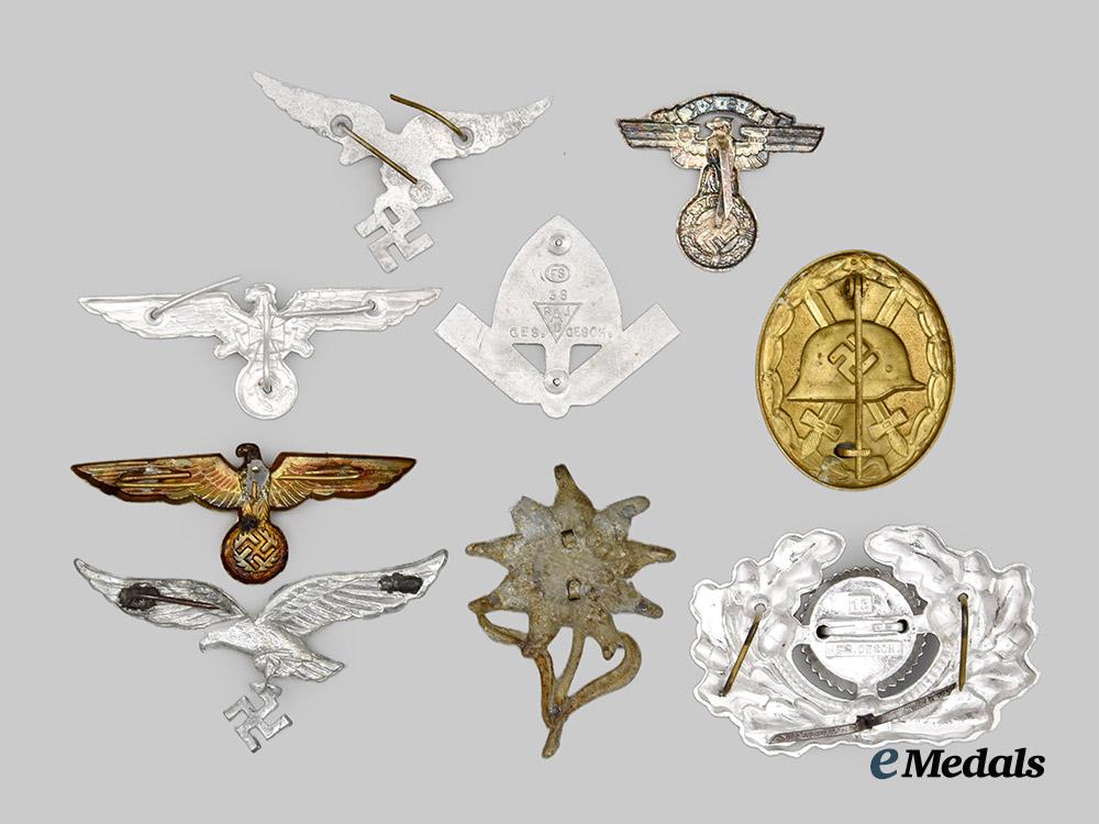 germany,_third_reich._a_mixed_lot_of_badges_and_insignia___m_n_c2605