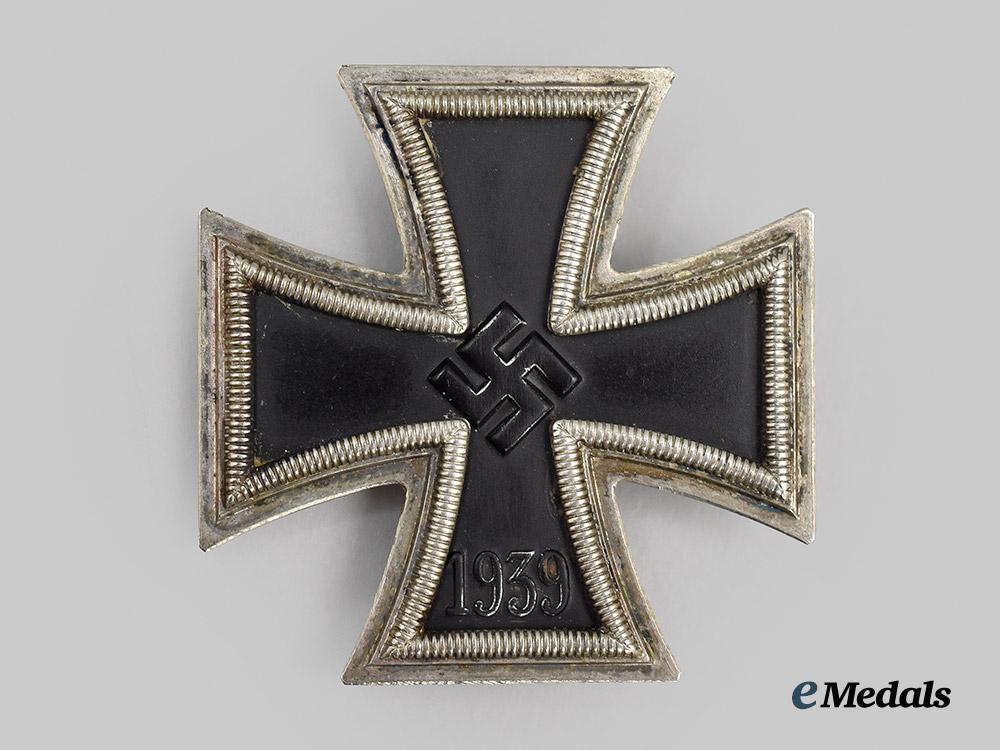 germany,_federal_republic._a_knight’s_cross_of_the_iron_cross_presentation_set,_exhibition_example_with_case,_c.1965___m_n_c2605