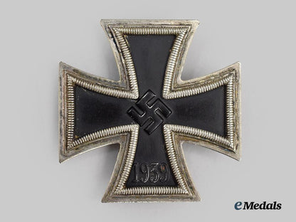 germany,_federal_republic._a_knight’s_cross_of_the_iron_cross_presentation_set,_exhibition_example_with_case,_c.1965___m_n_c2605