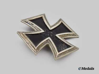 germany,_federal_republic._a_knight’s_cross_of_the_iron_cross_presentation_set,_exhibition_example_with_case,_c.1965___m_n_c2606