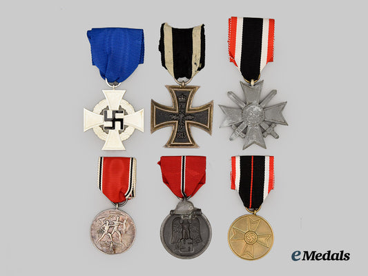 germany,_wehrmacht._a_mixed_lot_of_awards&_decorations___m_n_c2615