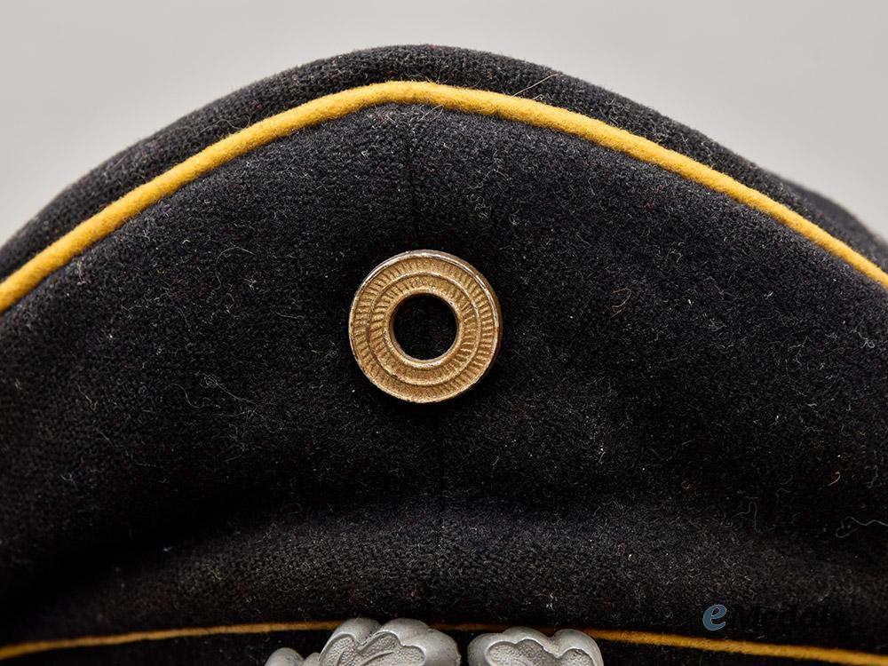 belgium,_v_n_v._a_rare_flemish_guard_visor_cap,_section_i_i___m_n_c2629