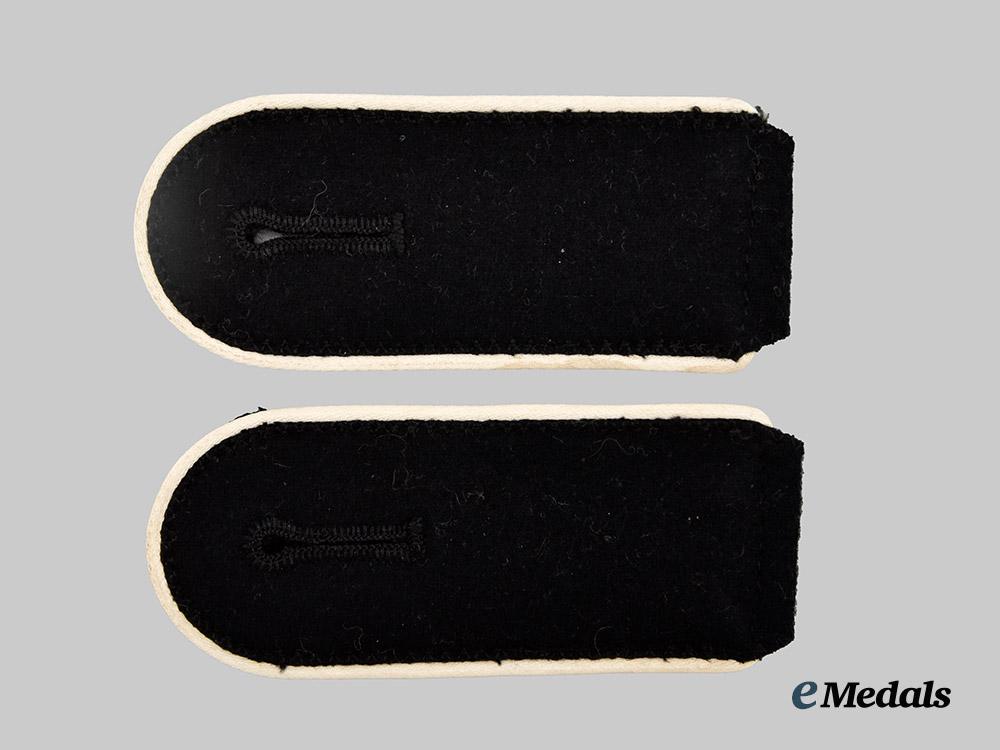 germany,_s_s._a_mint_set_of_waffen-_s_s_infantry_enlisted_ranks_shoulder_straps___m_n_c2645