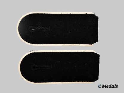 germany,_s_s._a_mint_set_of_waffen-_s_s_infantry_enlisted_ranks_shoulder_straps___m_n_c2645