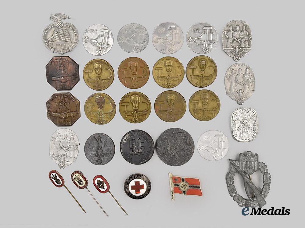 germany,_third_reich._a_mixed_lot_of_badges___m_n_c2668