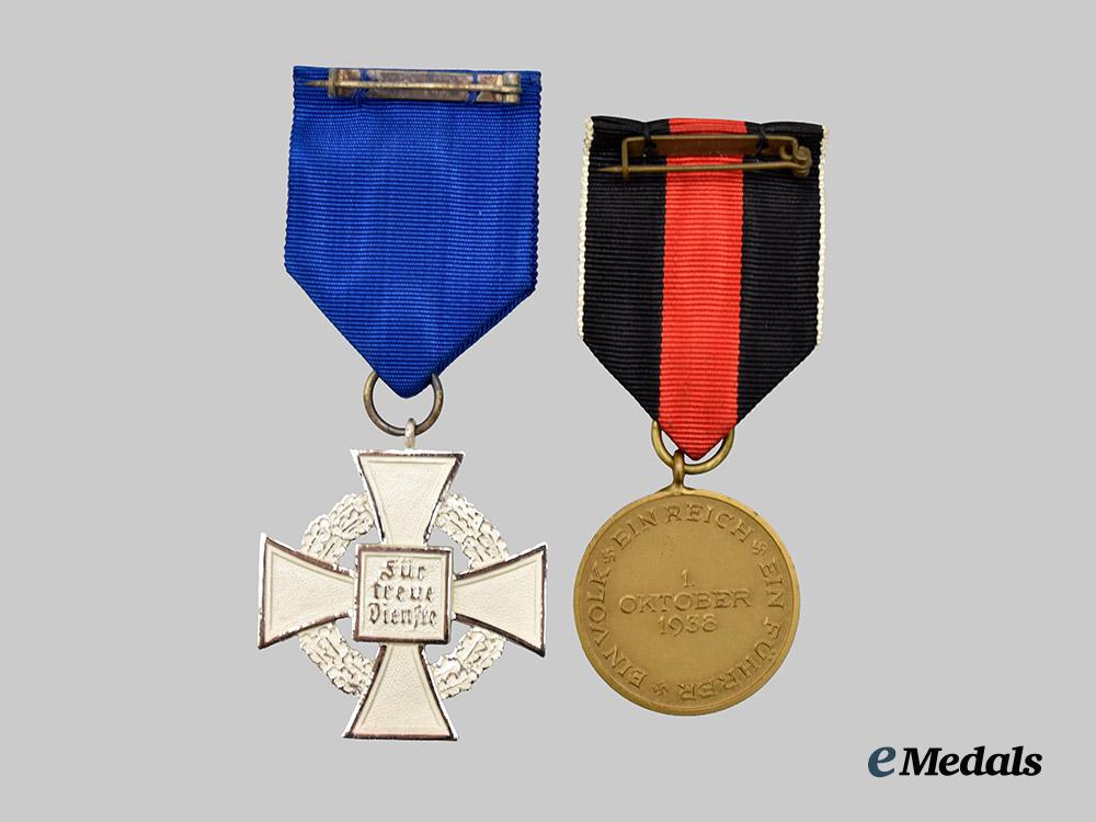 germany,_third_reich._a_pair_of_cased_medals_for_civil_and_occupation_service___m_n_c2671