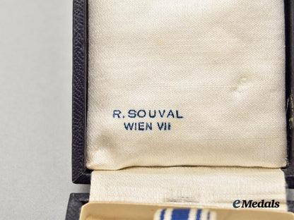 germany,_third_reich._an_honour_cross_of_the_german_mother,_gold_grade_with_case,_by_rudolf_souval___m_n_c2676