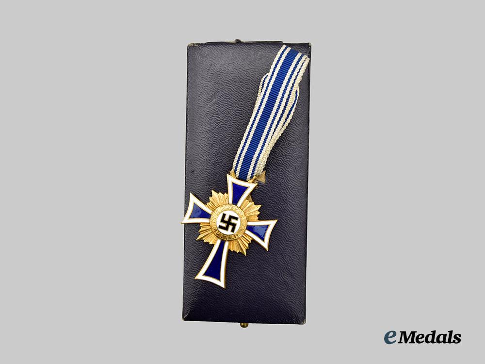 germany,_third_reich._an_honour_cross_of_the_german_mother,_gold_grade_with_case,_by_rudolf_souval___m_n_c2677