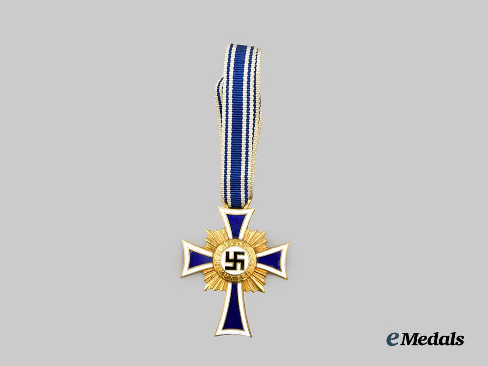germany,_third_reich._an_honour_cross_of_the_german_mother,_gold_grade_with_case,_by_rudolf_souval___m_n_c2678