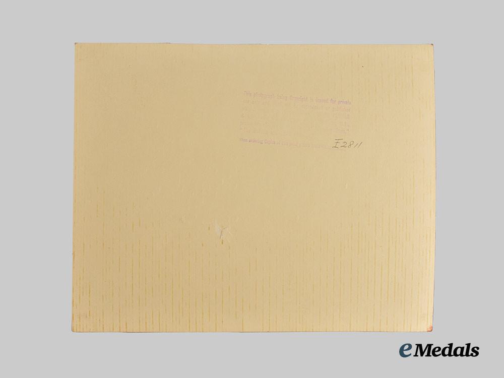 united_kingdom._a_royal_photo_album_of_queen_elizabeth,_prince_philip,&_prince_charles,_c.1950___m_n_c2726