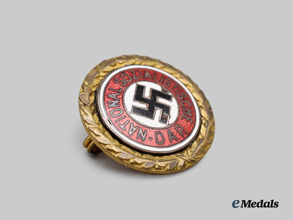 germany,_n_s_d_a_p._a_golden_party_badge,_small_version,_to_s_s-_hauptsturmführer_paul_schmitz___m_n_c2743