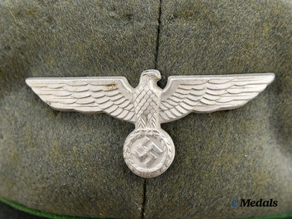 germany,_heer._a_jäger_officer’s_visor_cap___m_n_c2752