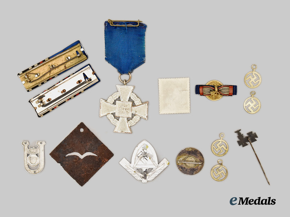 germany,_third_reich._a_mixed_lot_of_badges_and_awards___m_n_c2795