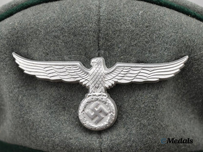 germany,_third_reich._a_land_customs_official’s_visor_cap___m_n_c2828