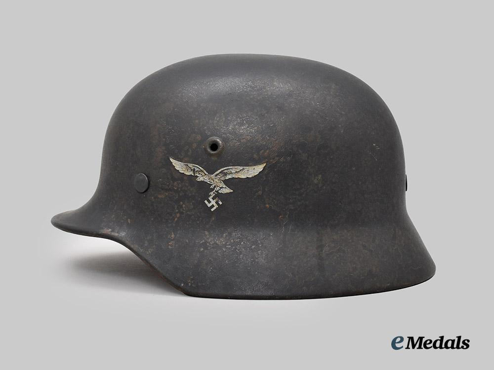 germany,_luftwaffe._an_m40_stahlhelm,_single_decal_version,_by_f._w._quist___m_n_c2833