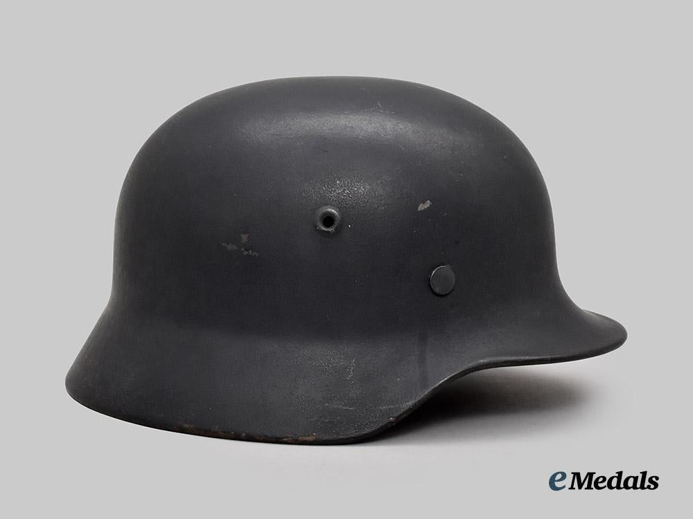 germany,_luftwaffe._an_m40_stahlhelm,_single_decal_version,_by_f._w._quist___m_n_c2834