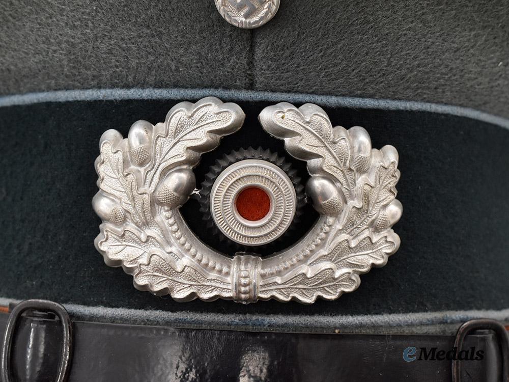 germany,_heer._a_transport_and_supply_troops_e_m/_n_c_o’s_visor_cap,_owner-_attributed_example,_by_peküro___m_n_c2889a