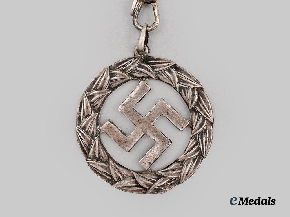 germany,_n_s_d_a_p._a_patriotic_swastika_necklace___m_n_c2920