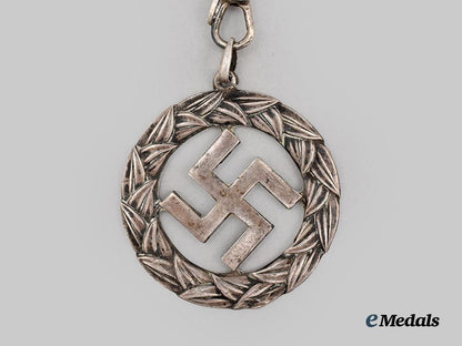 germany,_n_s_d_a_p._a_patriotic_swastika_necklace___m_n_c2920