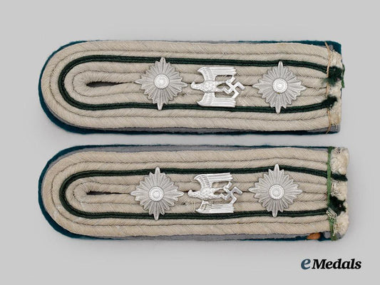 germany,_wehrmacht._a_set_of_kriegsverwaltungsinspektor_shoulder_boards___m_n_c2942