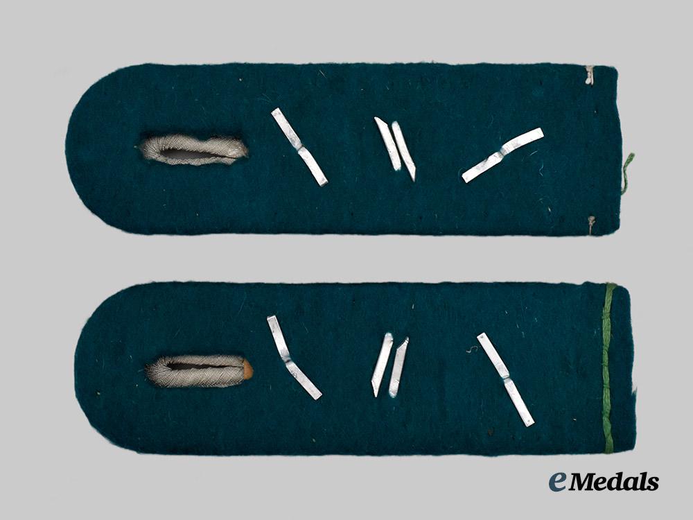germany,_wehrmacht._a_set_of_kriegsverwaltungsinspektor_shoulder_boards___m_n_c2943