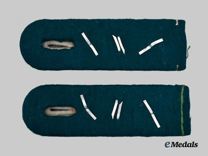 germany,_wehrmacht._a_set_of_kriegsverwaltungsinspektor_shoulder_boards___m_n_c2943