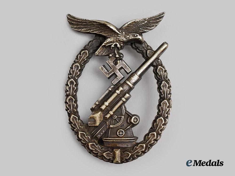 germany,_luftwaffe._a_flak_badge,_by_c._e._juncker___m_n_c2962