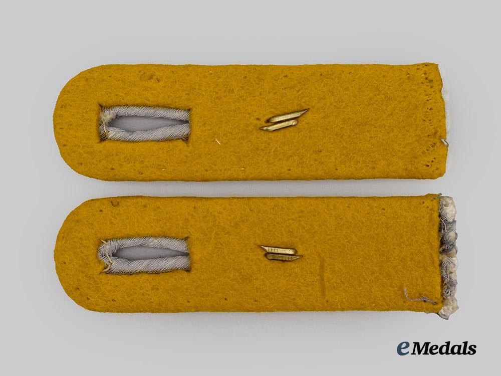 germany,_heer._a_set_of_cavalry/_reconnaissance_leutnant_shoulder_boards___m_n_c2978