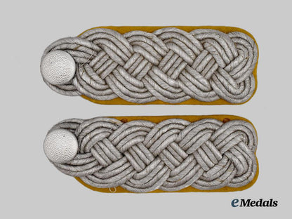 germany,_luftwaffe._a_set_of_flight_personnel_major_shoulder_boards___m_n_c2986