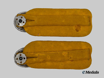 germany,_luftwaffe._a_set_of_flight_personnel_major_shoulder_boards___m_n_c2987