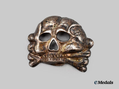germany,_wehrmacht._an_unusual_totenkopf_traditions_badge___m_n_c3006