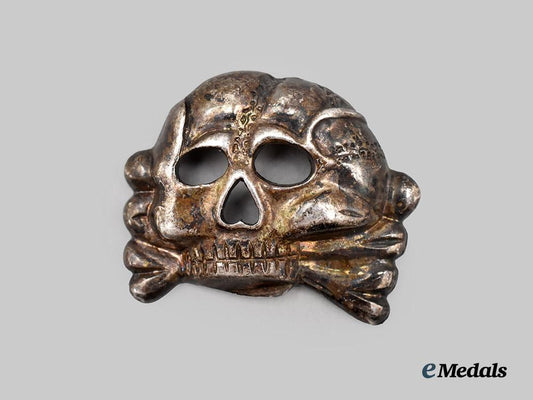 germany,_wehrmacht._an_unusual_totenkopf_traditions_badge___m_n_c3006