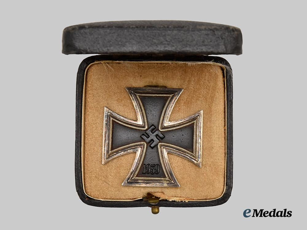 germany,_wehrmacht._a1939_iron_cross_i_class,_with_case,_by_rudolf_souval___m_n_c3008