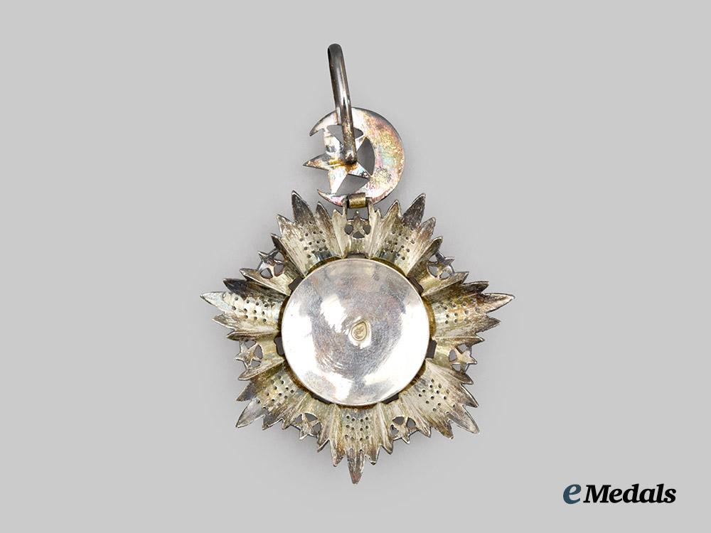 turkey,_ottoman_empire._a_cased_order_of_medjidie,_i_i._class_breast_star_and_neck_badge___m_n_c3027
