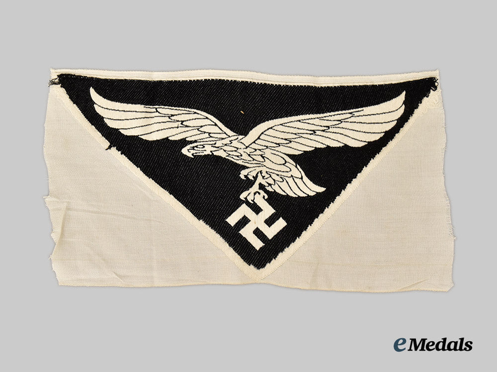 germany,_luftwaffe._a_mixed_lot_of_badges,_insignia,_and_accessories___m_n_c3039