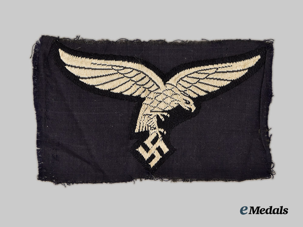 germany,_luftwaffe._a_mixed_lot_of_badges,_insignia,_and_accessories___m_n_c3040