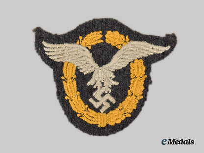 germany,_luftwaffe._a_mixed_lot_of_badges,_insignia,_and_accessories___m_n_c3042